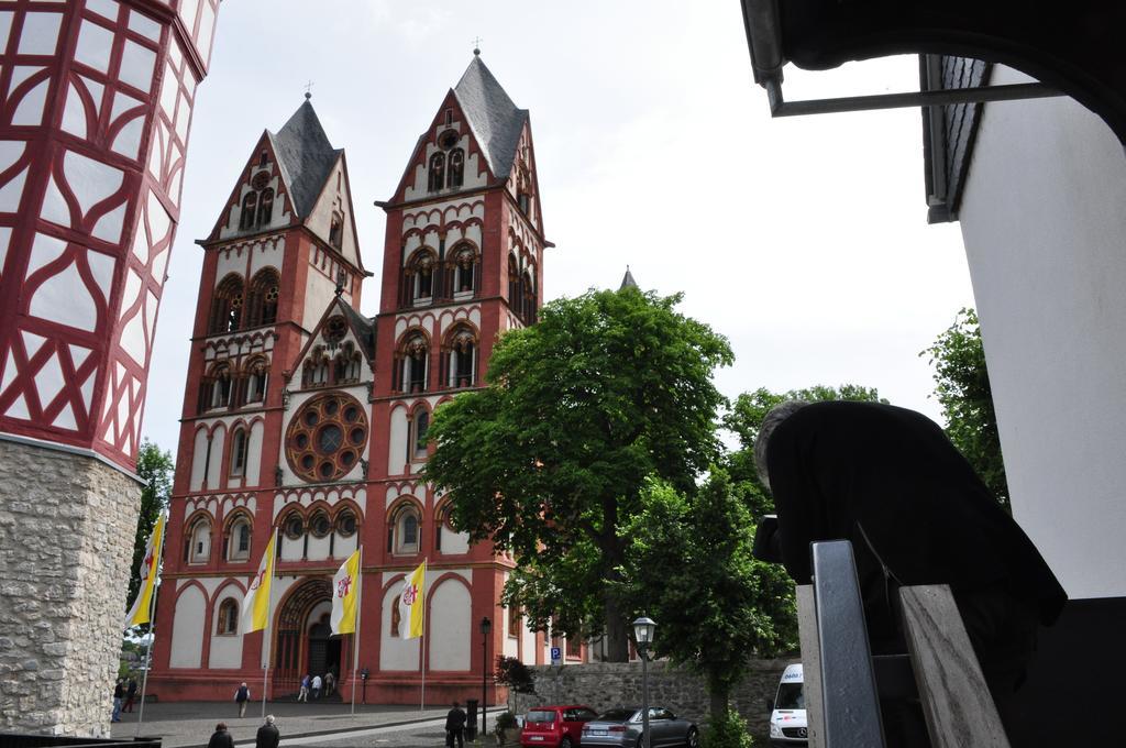 Hotel Gaestehaus Priester Limburg an der Lahn Eksteriør bilde