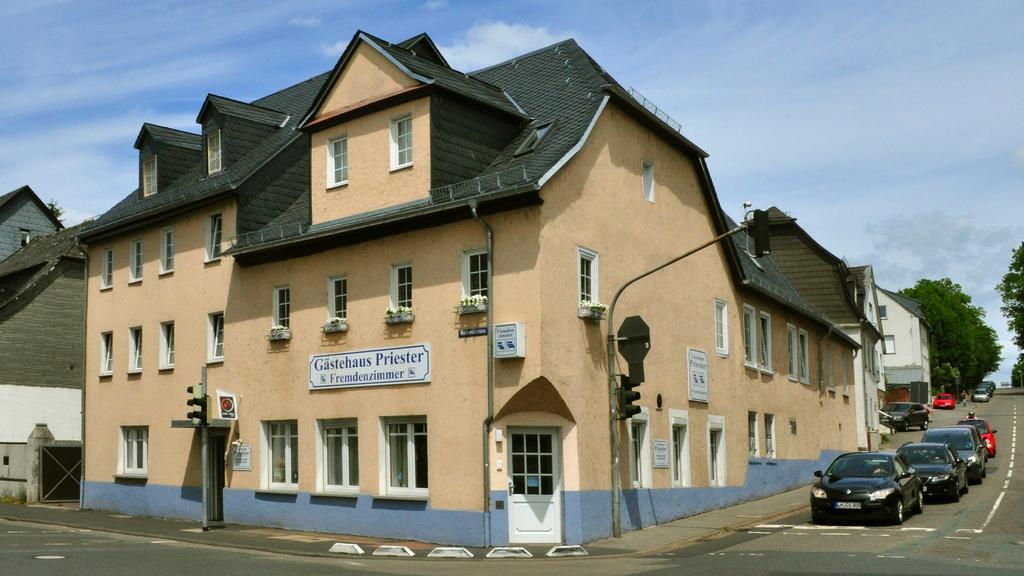 Hotel Gaestehaus Priester Limburg an der Lahn Eksteriør bilde