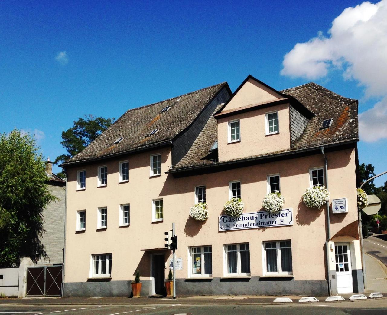 Hotel Gaestehaus Priester Limburg an der Lahn Eksteriør bilde